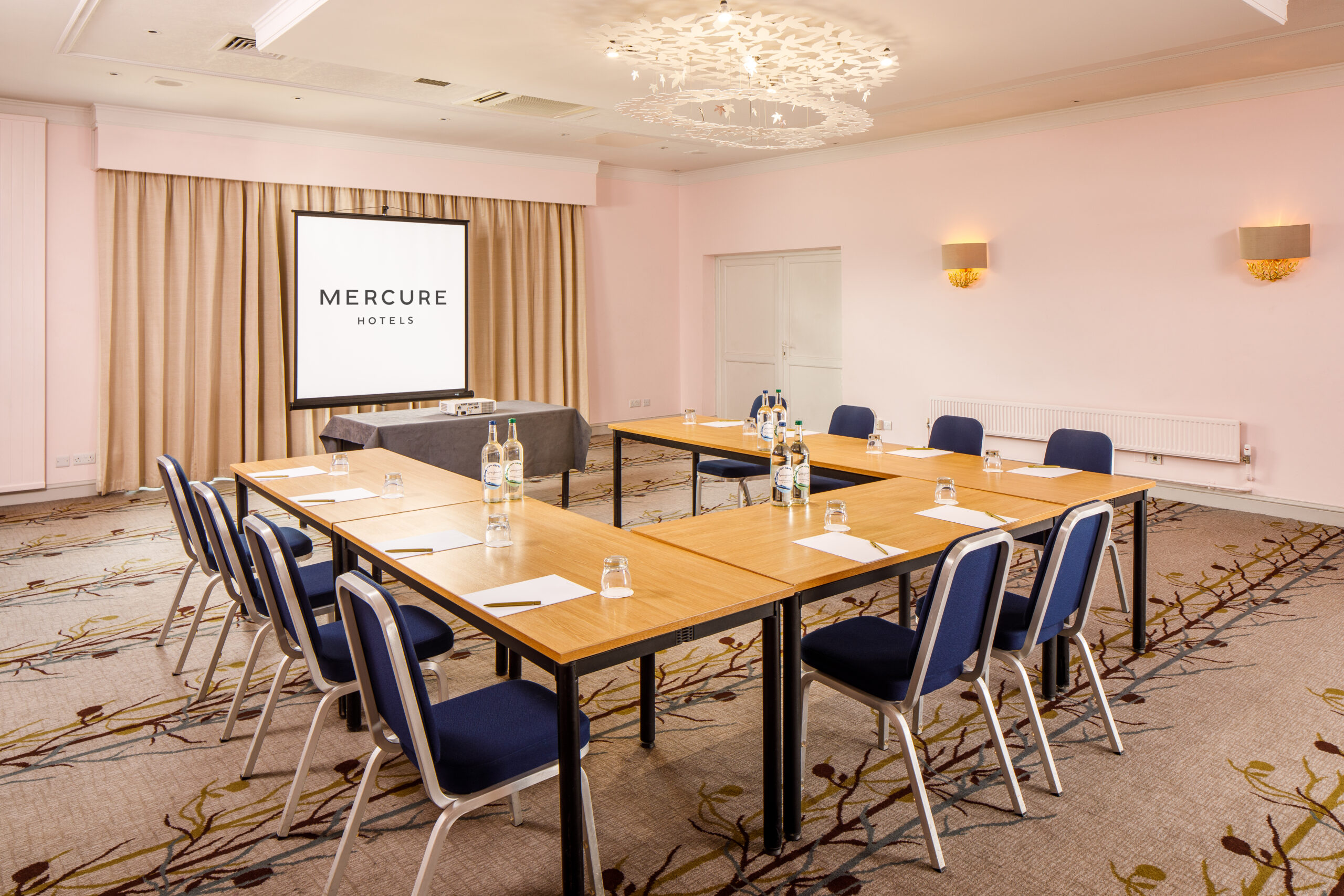 Image of the chestnut meeting room at Mercure Bristol North The Grange Hotel with a view out of the window